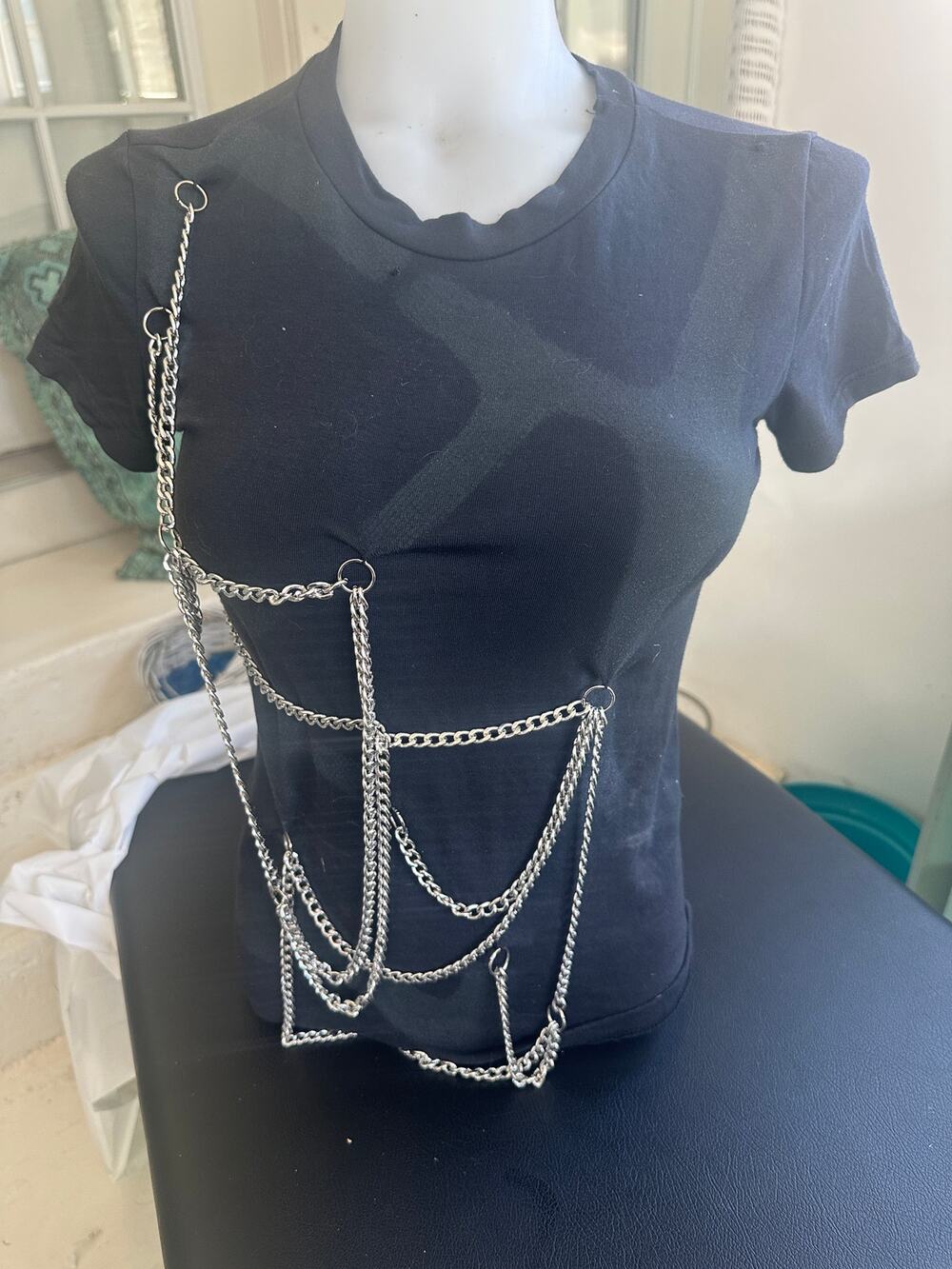 Vintage Mandorlamara Italy Asymmetric Metal Chain Hardware Black Tee S